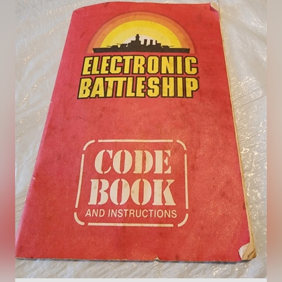 Milton Bradley Electronic Battleship Game Model  Vintage 1982 + Code Book - Picture 10 of 13